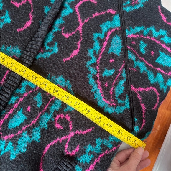 Women’s 80’s Vintage Karisma Canadian Sportswear Paisley Button Front Cardigan - Picture 8 of 13